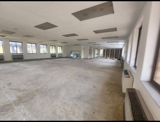 270M² OFFICE TO LET IN VORNA VALLEY